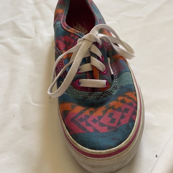 Vans - Picture 5 of 8
